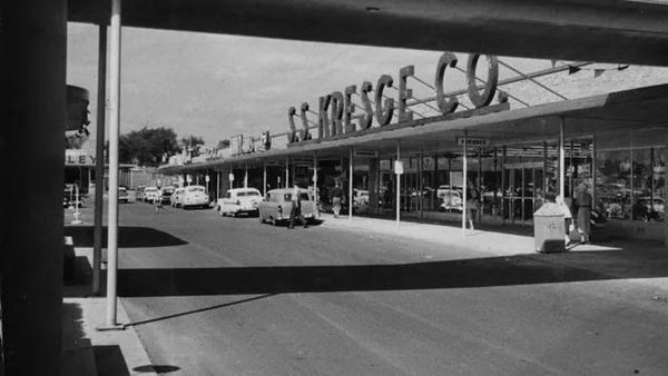 Frandor Shopping Center - Frandor Shopping Center Photo From Lansing State Journal (newer photo)